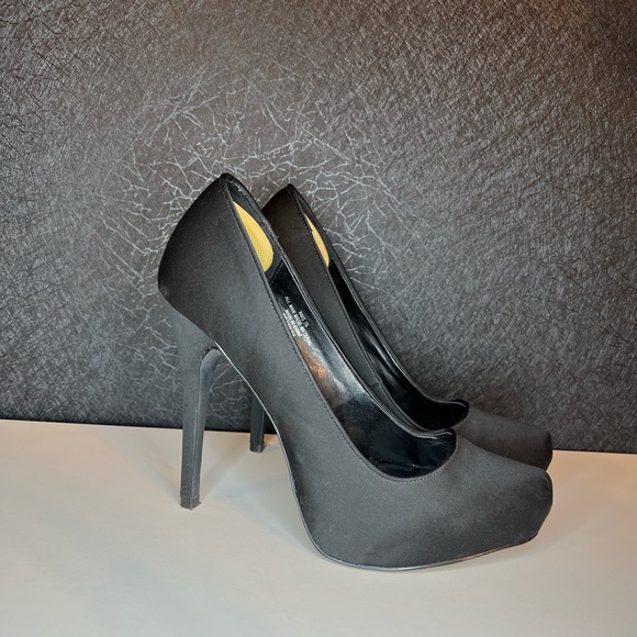 express matte satin stiletto heels - Picture 6 of 13